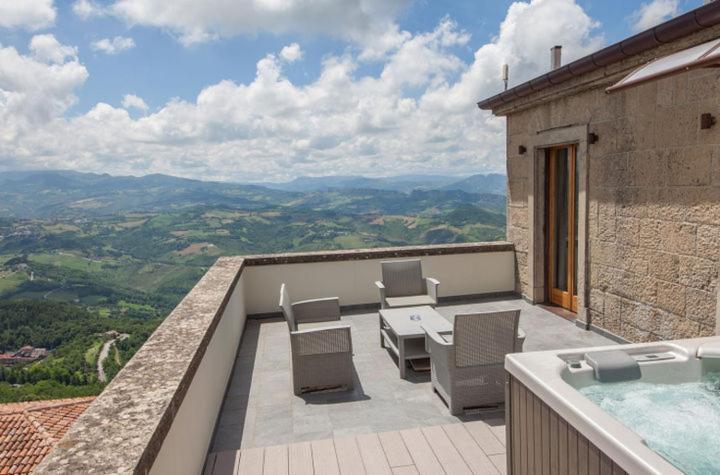 Titano Suites San Marino Exterior foto