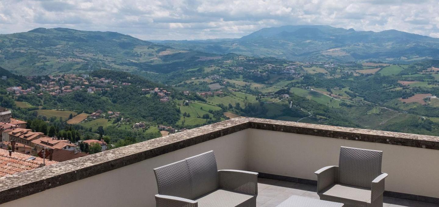 Titano Suites San Marino Exterior foto