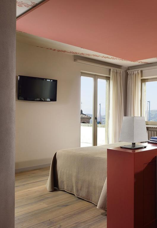 Titano Suites San Marino Quarto foto
