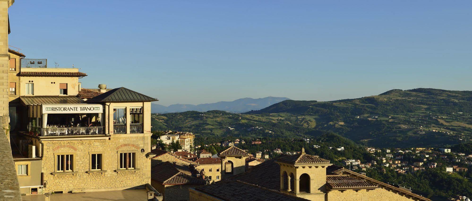 Titano Suites San Marino Exterior foto
